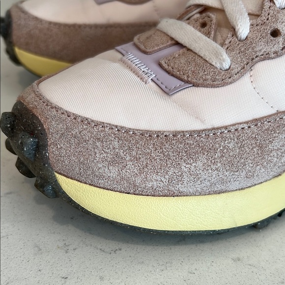 Nike Wmn’s Fontanka Waffle Pink Oxford Ghost Green Colorway Sneakers - Size US 7 - Picture 4 of 16